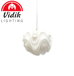 viseči-lestenec-plastika