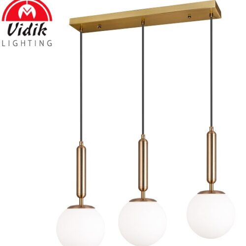 trojni-klasični-viseči-lestenec-okrogla-steklena-bučka trojni-klasični-viseči-lestenec-okrogla-steklena-bučka