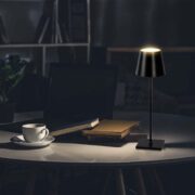 AKUMULATORSKA NAMIZNA TOUCH ZATEMNILNA LED SVETILKA 3W V ŠTIRIH BARVAH AKUMULATORSKA NAMIZNA TOUCH ZATEMNILNA LED SVETILKA 3W V ŠTIRIH BARVAH