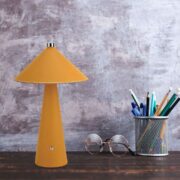 AKUMULATORSKA NAMIZNA LED SVETILKA 3W 3000K DO 6000K V ŠTIRIH BARVAH AKUMULATORSKA NAMIZNA LED SVETILKA 3W 3000K DO 6000K V ŠTIRIH BARVAH