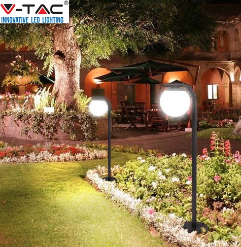 vrtni-stebriček-z-okroglo-bučko