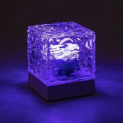 BATERIJSKA NAMIZNA RGB LED SVETILKA CUBIKO 1W Z DALJINSKIM UPRAVLJANJEM