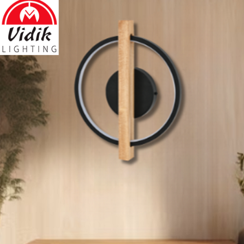 stenska-led-svetilka-z-lesom