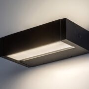 ZUNANJA STENSKA LED SVETILKA CUBBINGTON 18W 4000K IP54