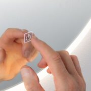 OGLEDALO Z LED SVETILKO IN LEČO MIRRA LED MIRROR fi 600 mm 20W 4000K IP44