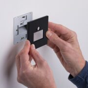 SENZORSKA VGRADNA LED SVETILKA ZA V DOZO EDGE 1,2W 2700K V TREH BARVAH