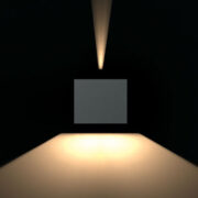 ZUNANJA STENSKA LED SVETILKA LYRA 10W IP65 V BELA ALI ČRNA